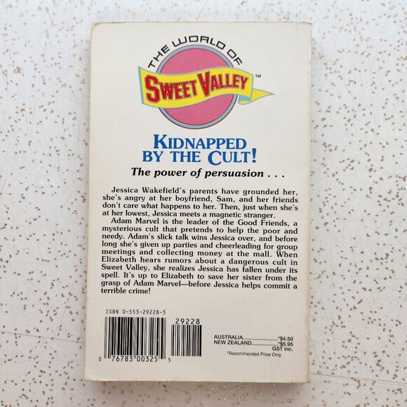 Sweet Valley High - # 82 Kidnapped by the Cult - Picture 2 of 3